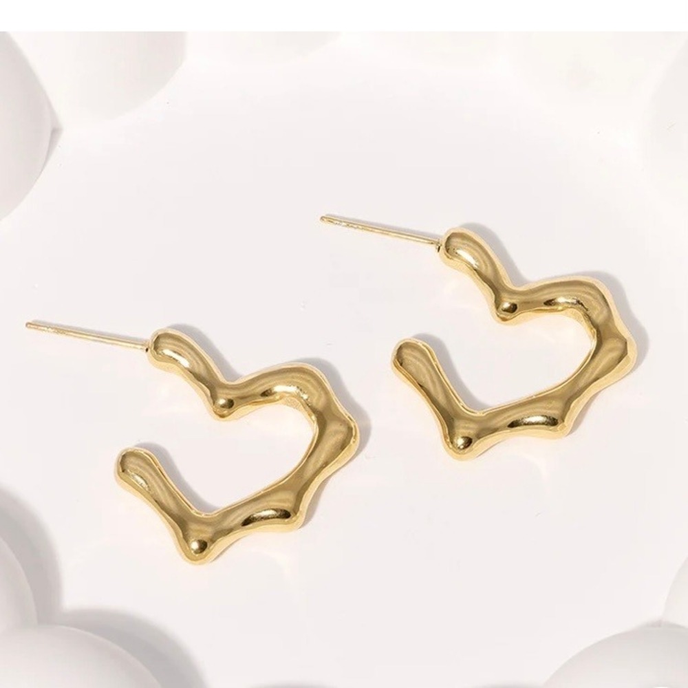 Gold Tone Wavy Textured Heart Earrings NEW